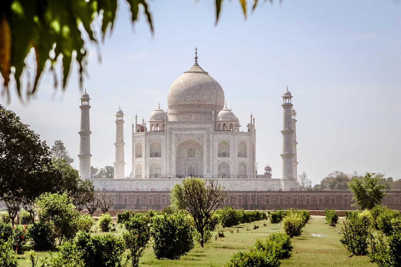 Qutub Minar in Delhi, a UNESCO World Heritage Site and one of the best monuments for historical sightseeing Qutub Minar – Historic Marvel Among the Top 10 Must Visit Places in Delhi