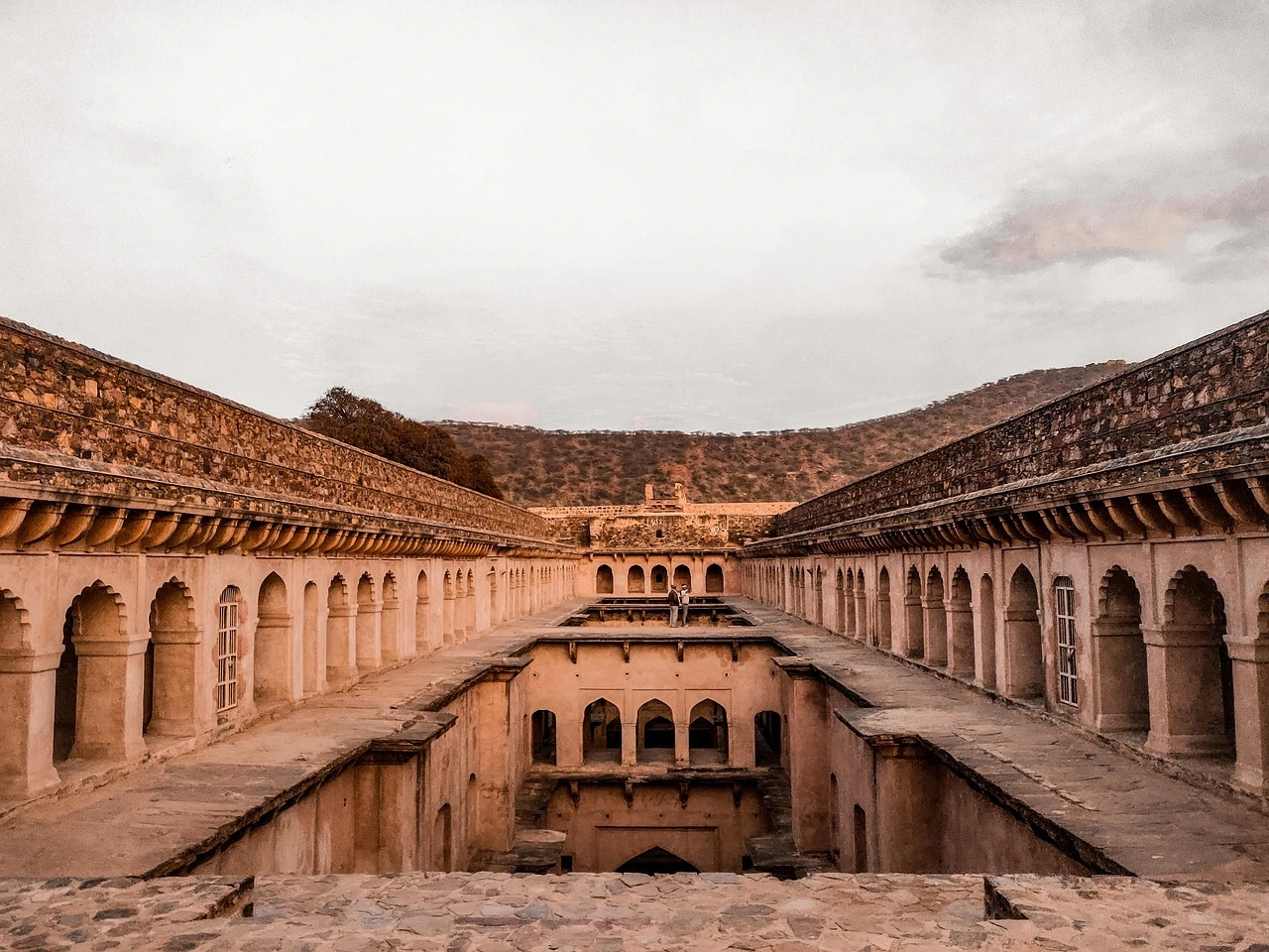 Qutub Minar in Delhi, a UNESCO World Heritage Site and one of the best monuments for historical sightseeing Qutub Minar – Historic Marvel Among the Top 10 Must Visit Places in Delhi